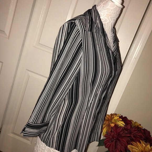 Apt 9. Striped Print Blouse 👚 3/4 Sleeve - Picture 4 of 7